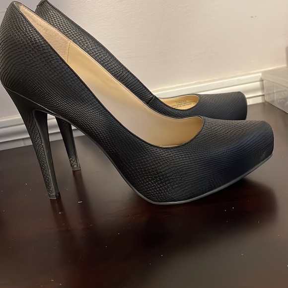Jessica Simpson Pumps - Picture 2 of 5
